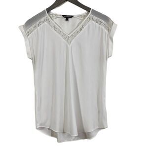 Express Women's White V-Neck Short Sleeve Blouse Lace Detail Size Small NWOT